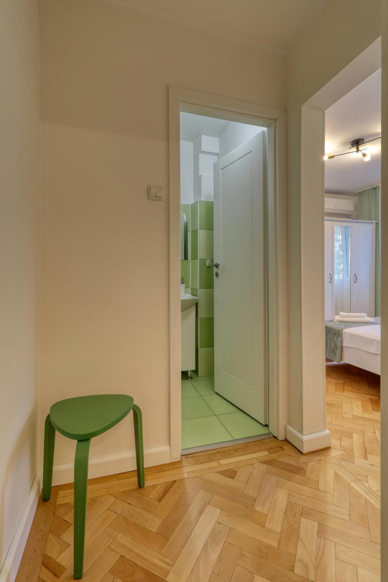 Quito Apartment - Stylish & Quiet Bucureşti Ngoại thất bức ảnh