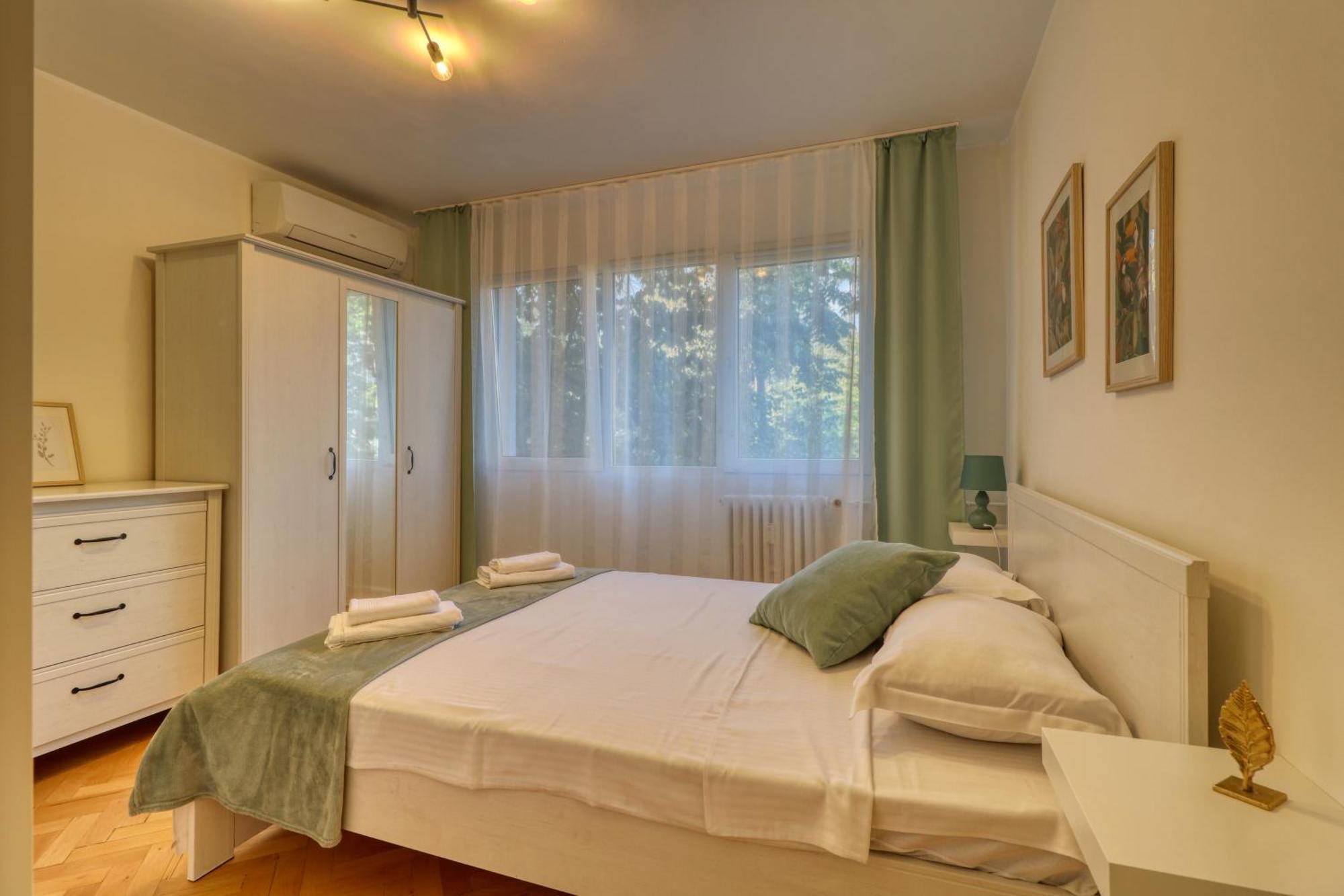 Quito Apartment - Stylish & Quiet Bucureşti Ngoại thất bức ảnh